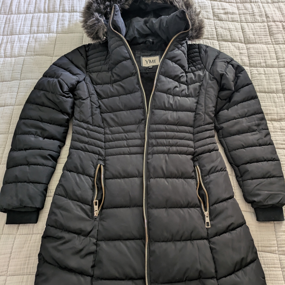 YMI Women's Black Puffer Coat with Faux Fur Trim